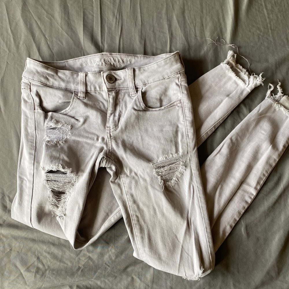 Distressed lilac American eagle jeans